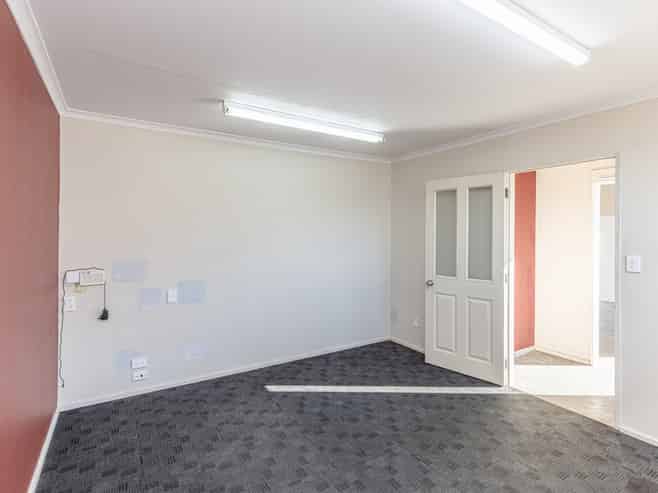 Functional workshop with practical access