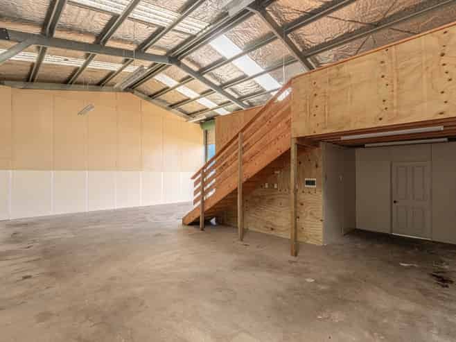 Functional workshop with practical access