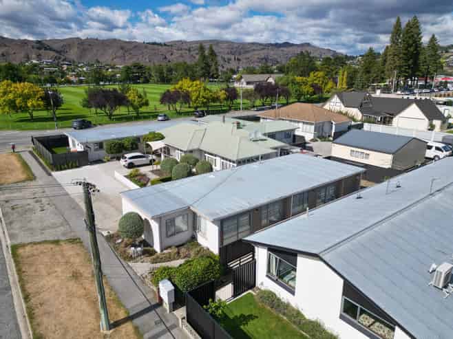 1 and 2/12 Bantry Street, Alexandra