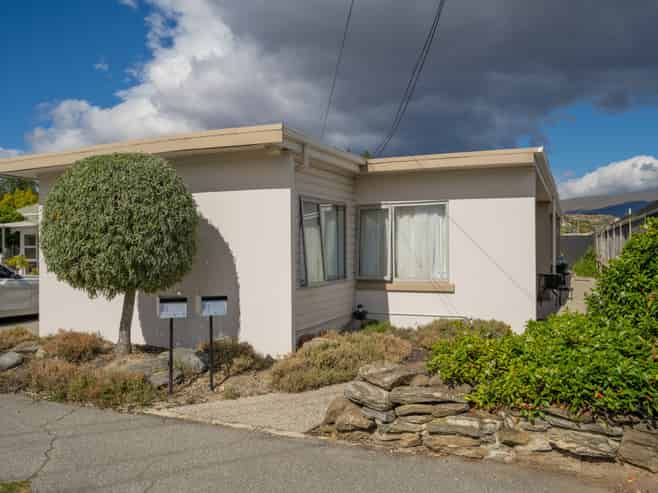 1 and 2/12 Bantry Street, Alexandra