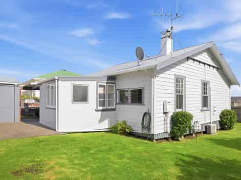 21 Brenan Street, Paeroa
