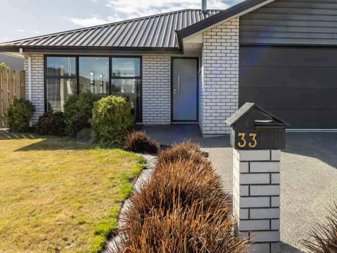 33 Harvard Road, Burleigh