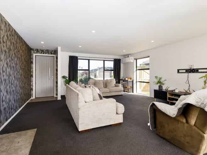 33 Harvard Road, Burleigh