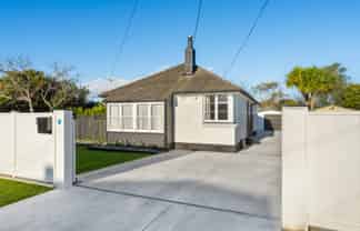 21 Hadfield Crescent, College Estate