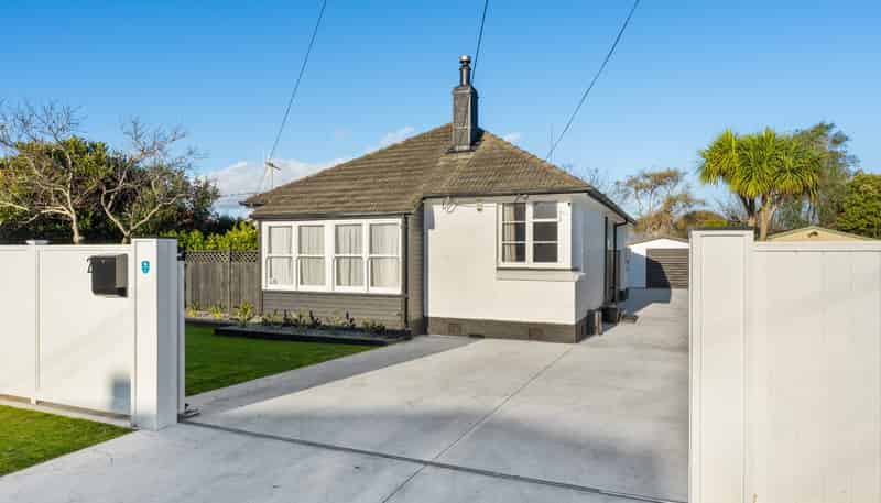 21 Hadfield Crescent, College Estate