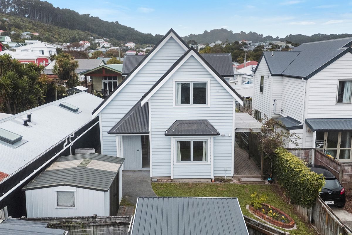 Newtown Perfection – pohled 2