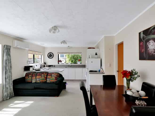 2/30 Rata Street, Naenae