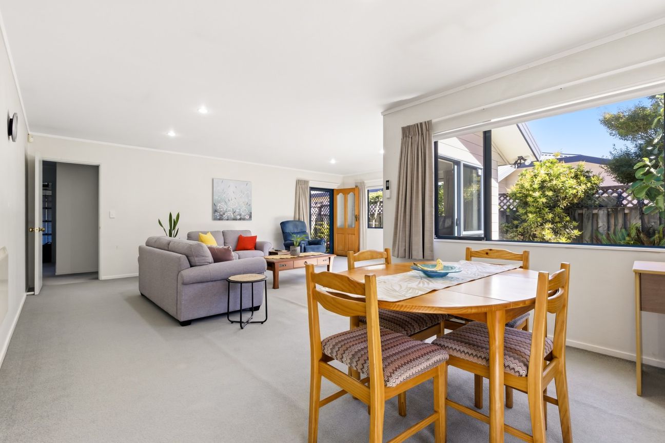 Effortless living in the heart of Taupō - Więcej