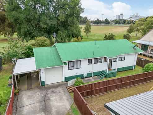76A Kahikatea Drive, Melville