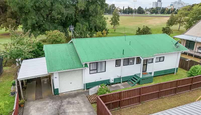 76A Kahikatea Drive, Melville