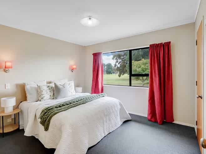 76A Kahikatea Drive, Melville