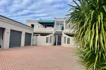 2/28 Third Avenue, Tauranga Central