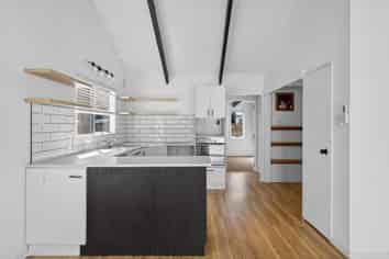 10 Hooper Street, Tamarau