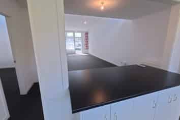 2/98 Harley Street, Solway