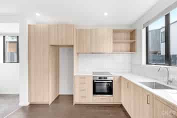 11/323 Riverside Drive, Waterloo