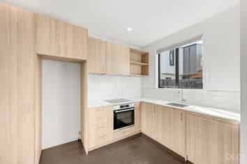 11/323 Riverside Drive, Waterloo