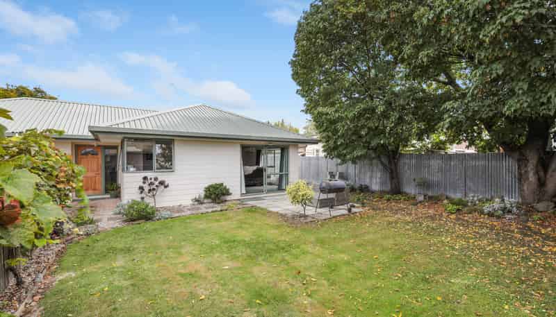2/75 Mclauchlan Street, Springlands