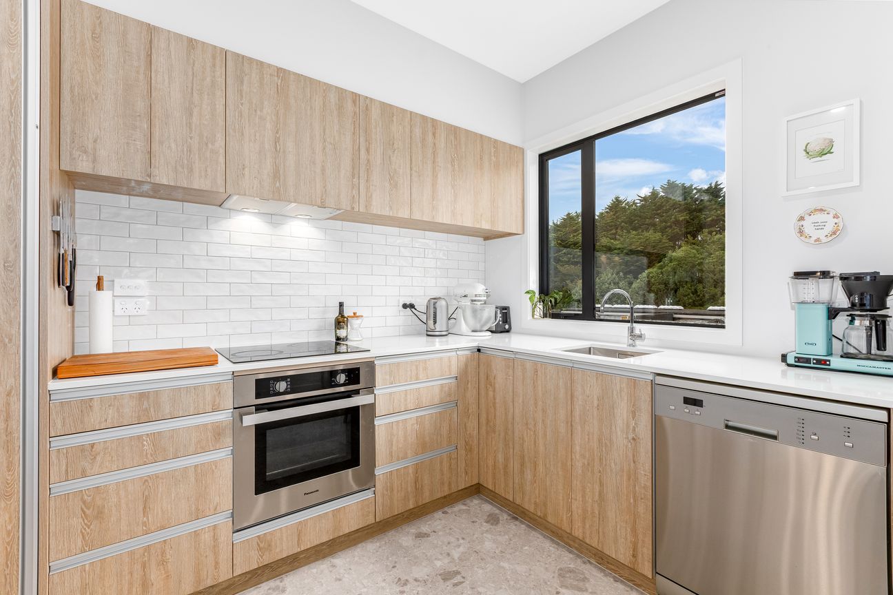 Modern Living with North Facing Courtyard - Aanzicht 2