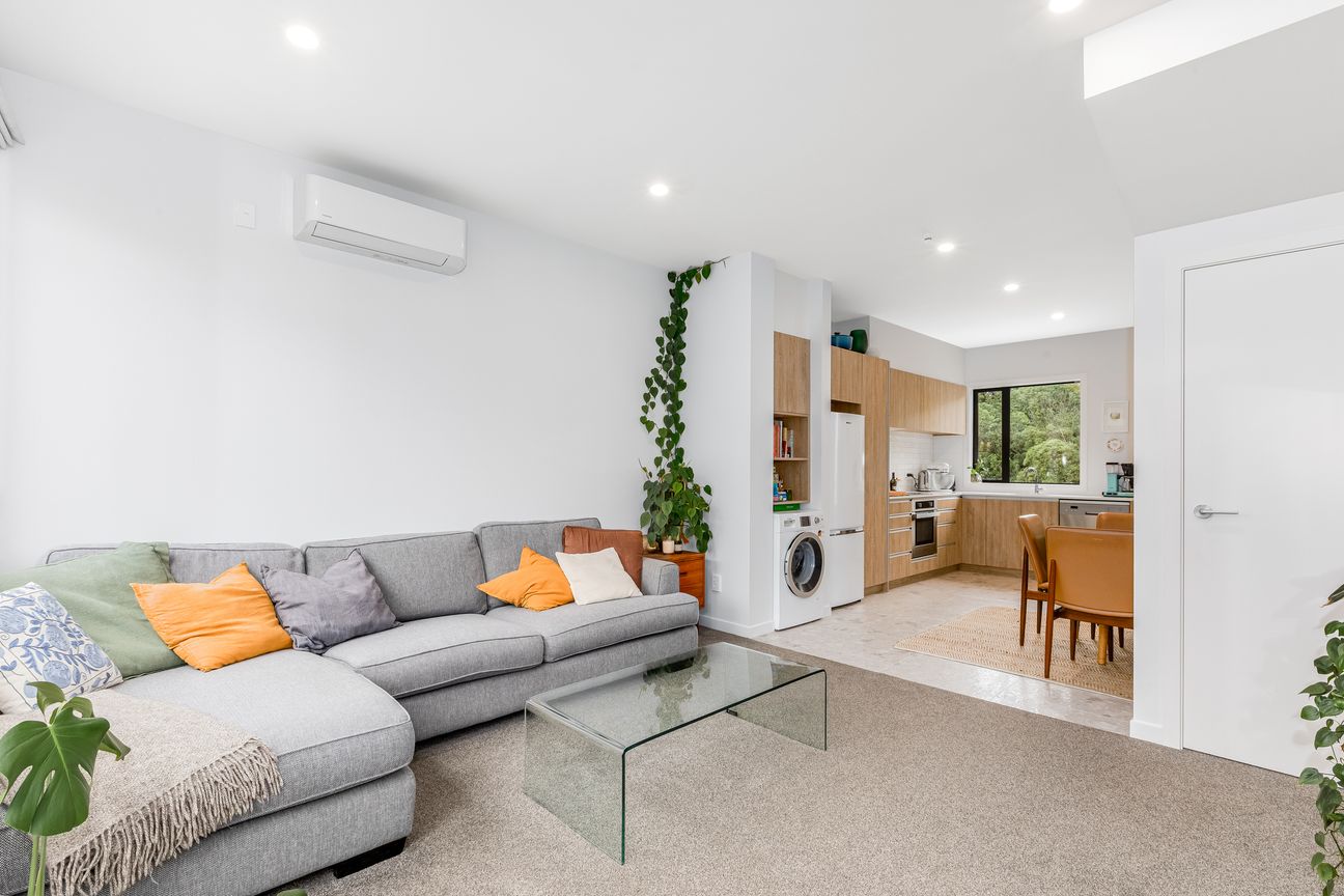 Modern Living with North Facing Courtyard - Aanzicht 5