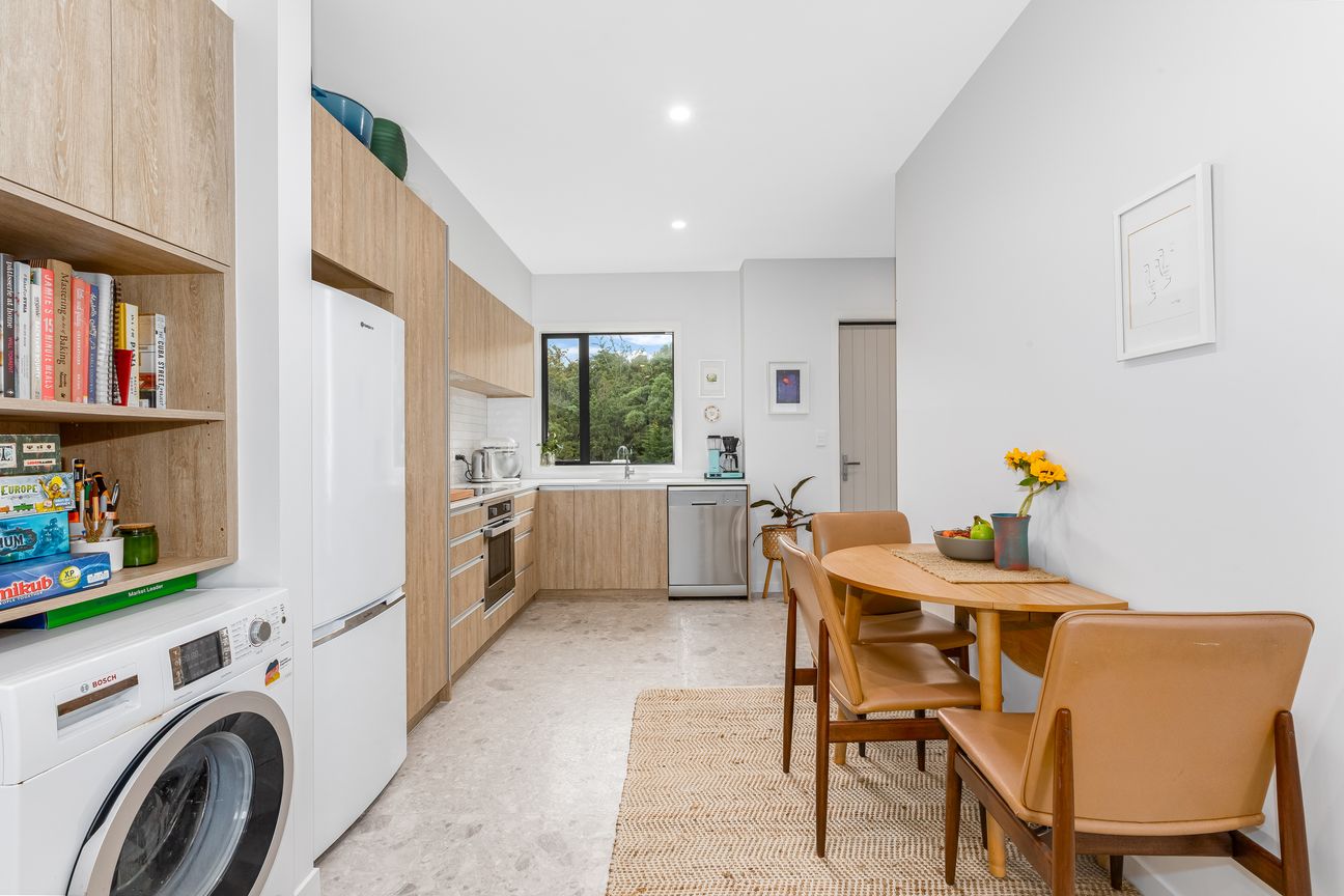 Modern Living with North Facing Courtyard - Aanzicht 6