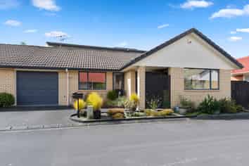 21/262 Centreway Road, Orewa