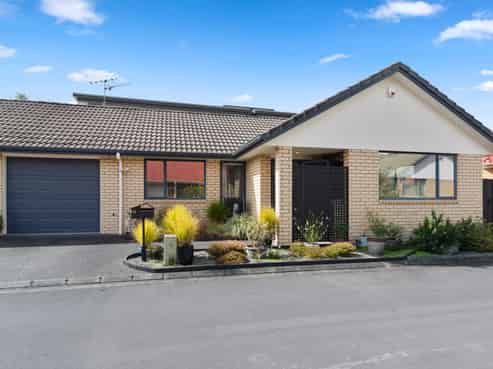 21/262 Centreway Road, Orewa