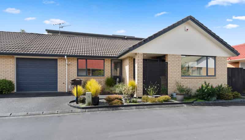 21/262 Centreway Road, Orewa