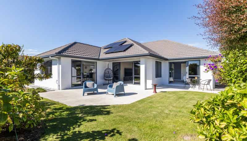 21 Pinotage Drive, Greenmeadows