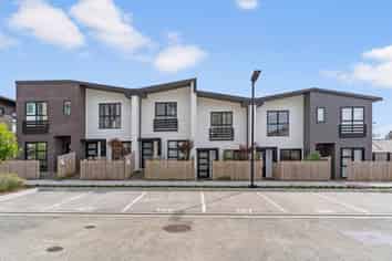 78 Rauemi Way, Te Atatu South