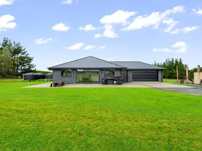 150 Fairweather Road, Myross Bush
