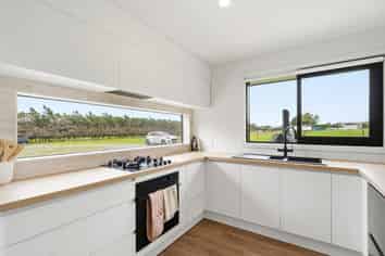 150 Fairweather Road, Myross Bush