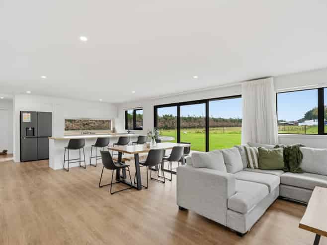 150 Fairweather Road, Myross Bush