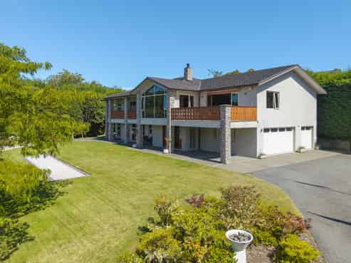 534 Gillespie Place, Acacia Bay