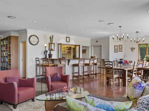 534 Gillespie Place, Acacia Bay