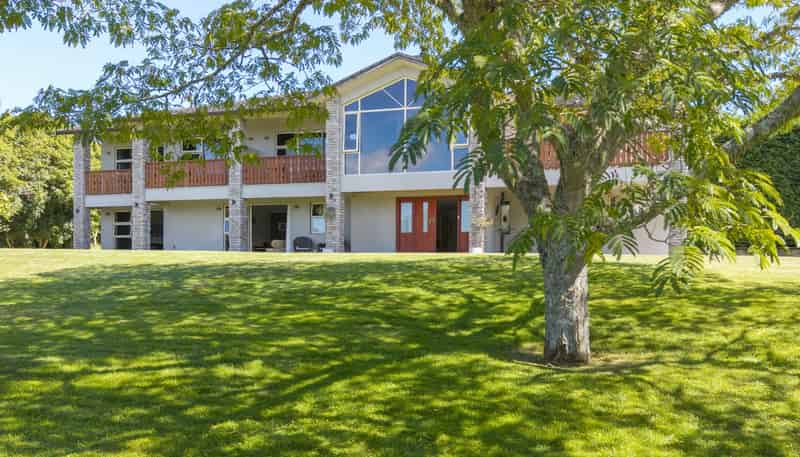 534 Gillespie Place, Acacia Bay