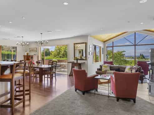 534 Gillespie Place, Acacia Bay