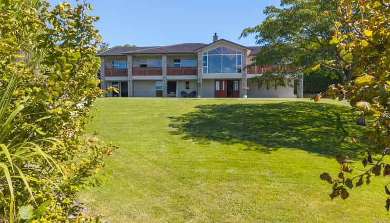 534 Gillespie Place, Acacia Bay