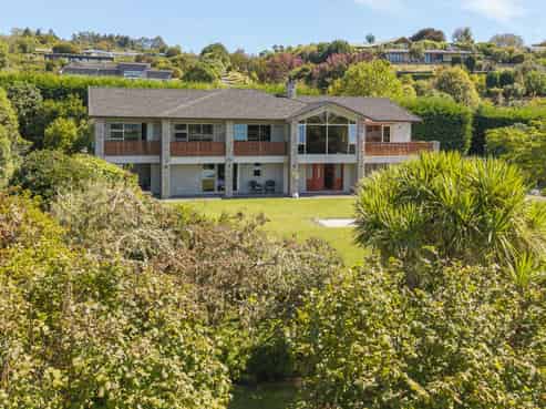 534 Gillespie Place, Acacia Bay
