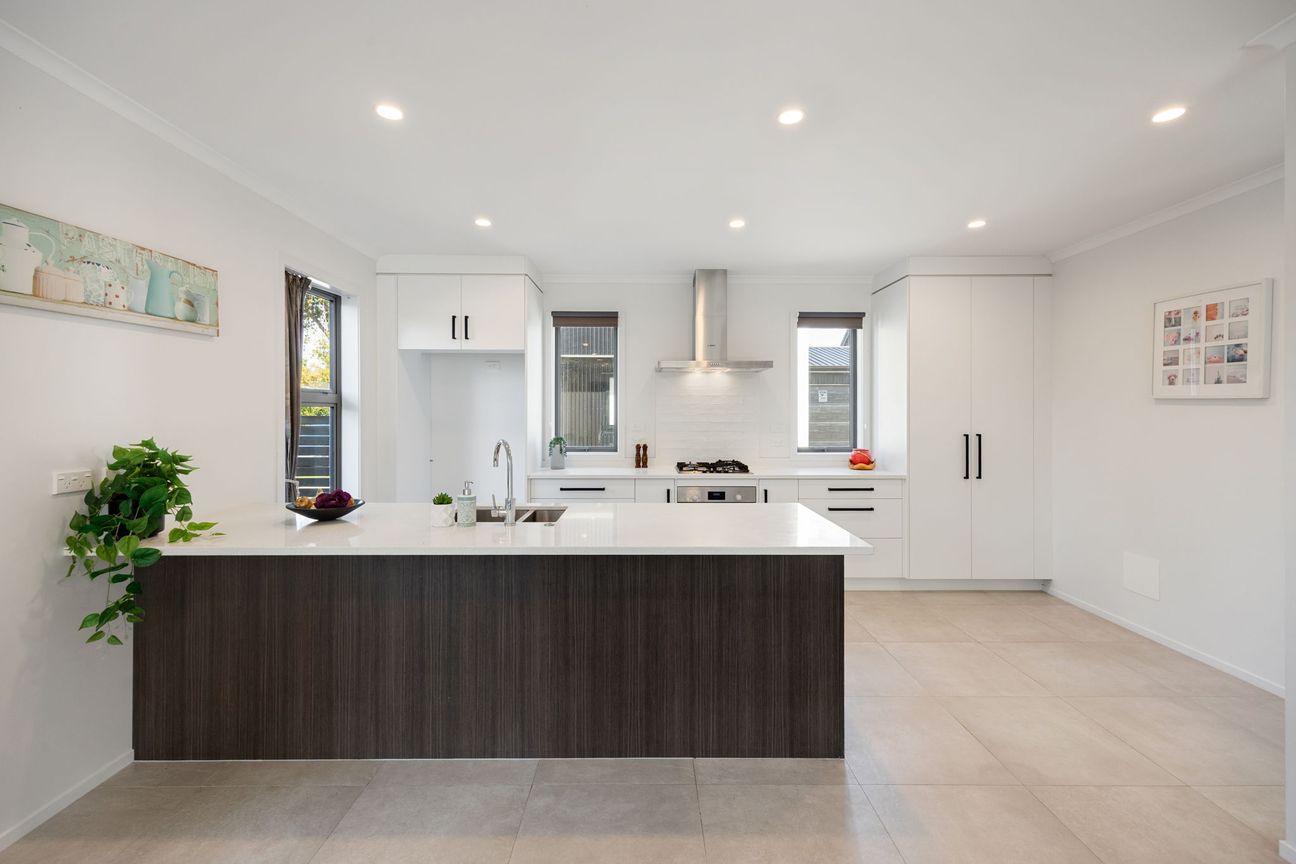 Premium Near-New Queenwood Lifestyle Townhouse - Bild 4