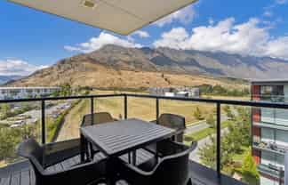 305/30 Red Oaks Drive, Frankton