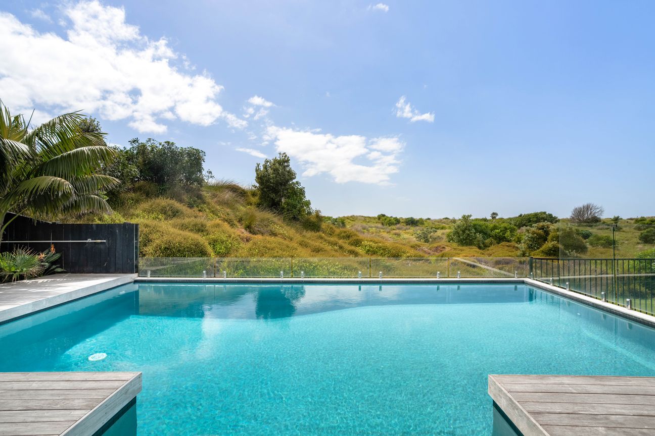 Beachfront - 5 Bed | 4 Bath | Pool - Aanzicht 3