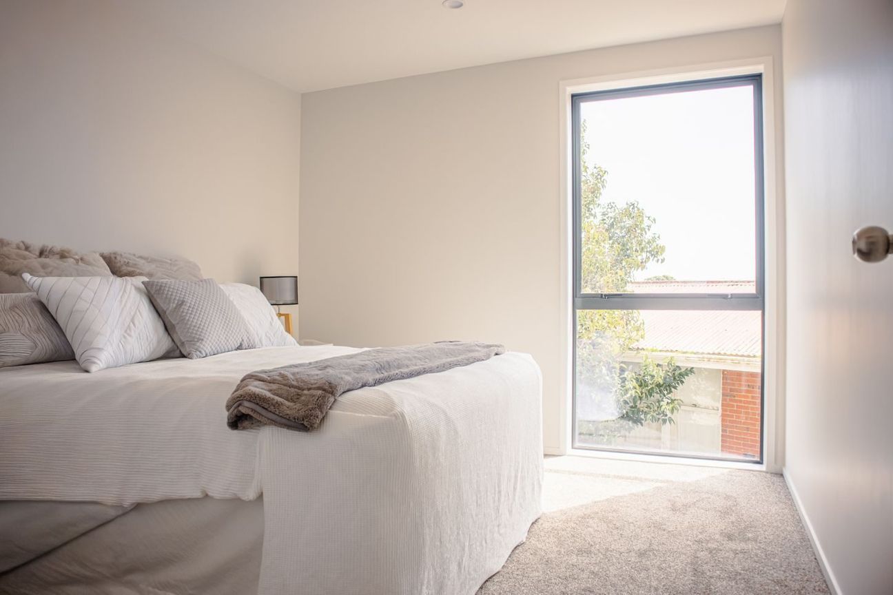 Owner Instructs - SELL! - Altro