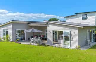 5 Ross Place, Whiritoa