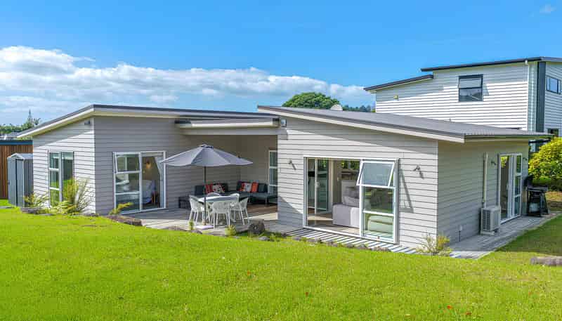 5 Ross Place, Whiritoa