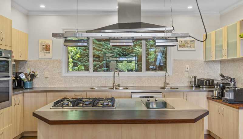 534 Gillespie Place, Acacia Bay