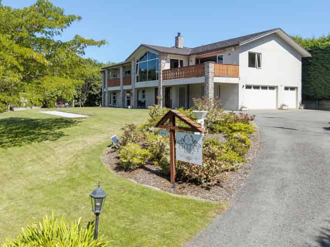 Luxury lifestyle & income potential