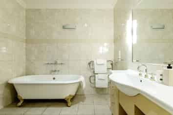 Luxury lifestyle & income potential