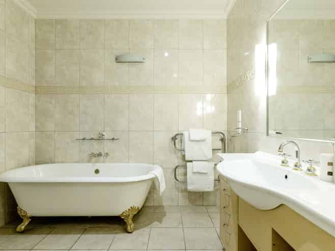 Luxury lifestyle & income potential