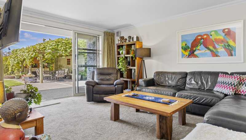 534 Gillespie Place, Acacia Bay