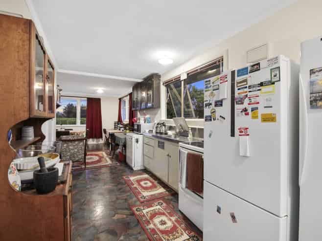 686 Dillons Point Road, Redwood Pass